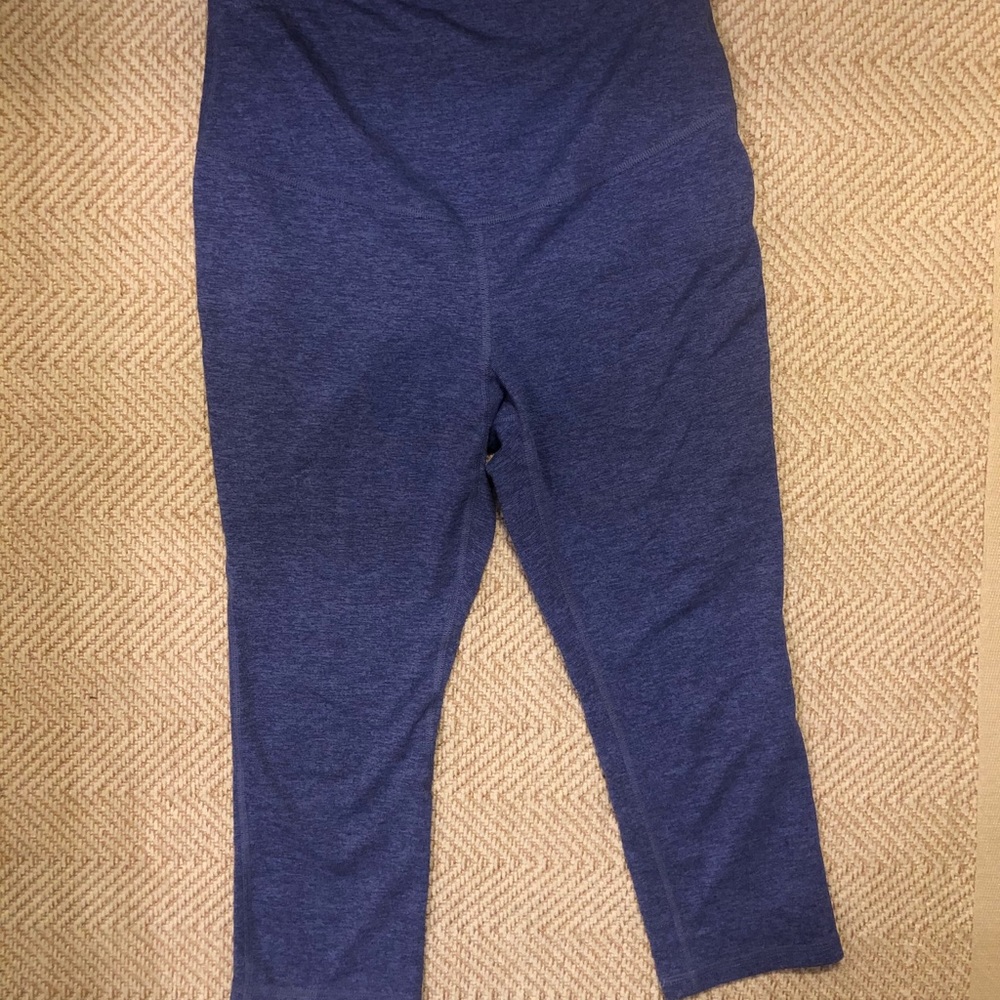 Old Navy Active purple maternity leggings XS